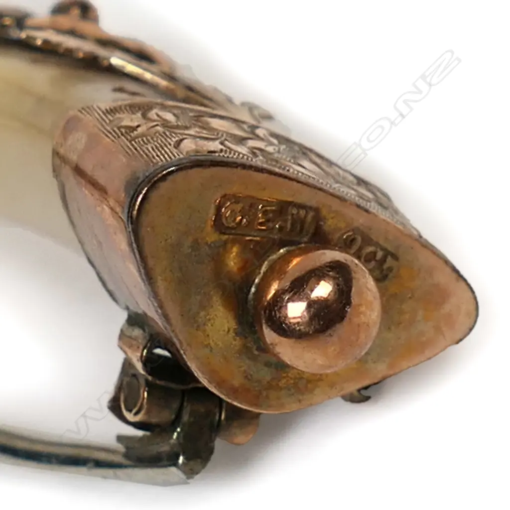 G. E. Whitmore (Auckland) gold mounted boar's tusk brooch, Image 1++
